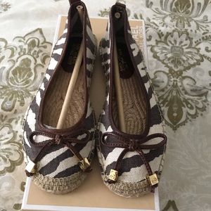 Animal print Michael Kors flats!